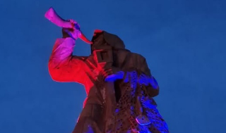 C’è Samb-Ascoli, luci rossoblù sulla statua del Pescatore